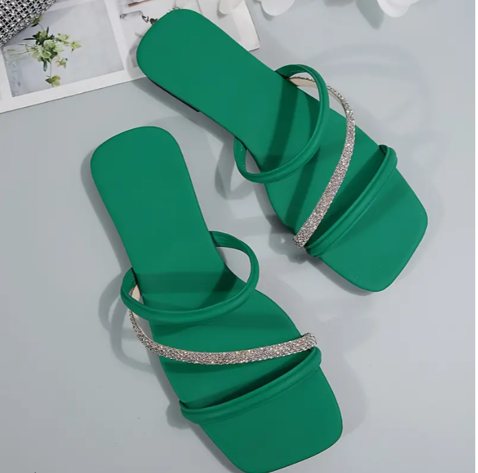 grüne Sandalen