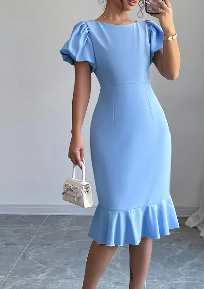 Elegantes Hellblaues Kleid mit Puffärmeln, Rüschen-Saum & Rundhalsausschnitt