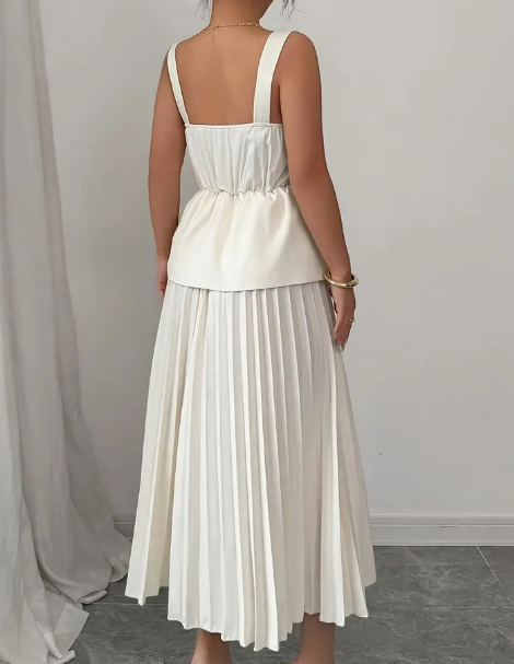 Elegantes Damen-Set mit offener Schulter, quadratischem Ausschnitt und gerüschter Midi-Rockhose mit Knopf-Details - Ärmellos