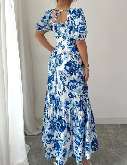 Elegante Langen Kleid mit pflanzlichem Muster und quadratischem Ausschnitt