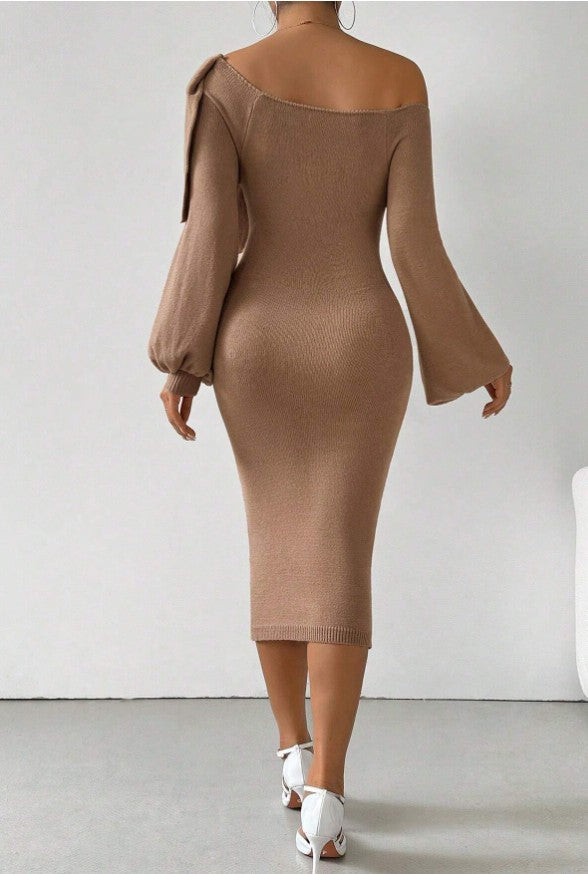 Braunes Strickkleid mit Schleife
