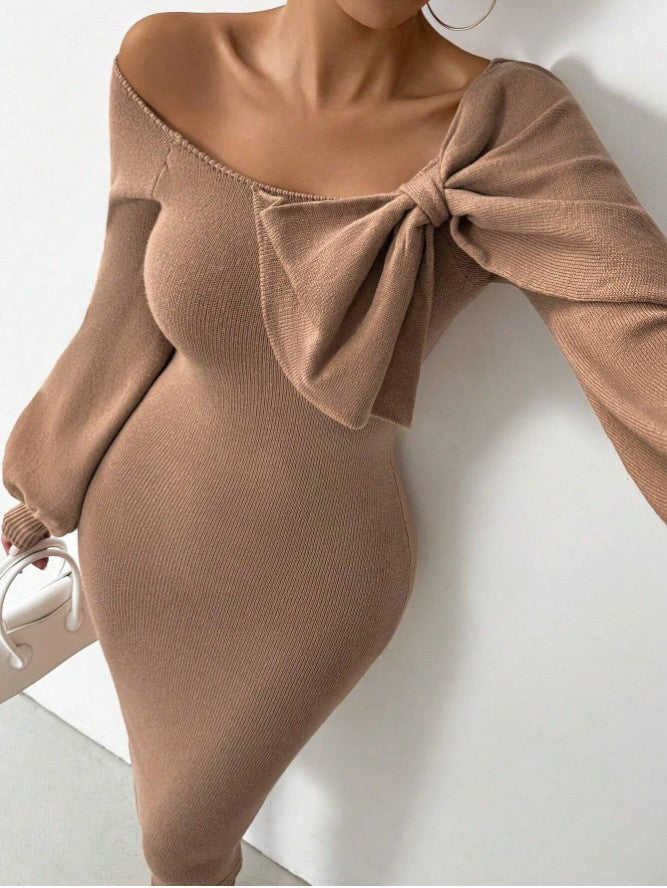 Braunes Strickkleid mit Schleife