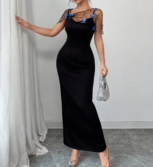 Abendkleid mit blaue Details