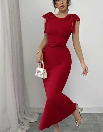 Eine elegante rote Kleid für Frauen, mit Schultergürteln