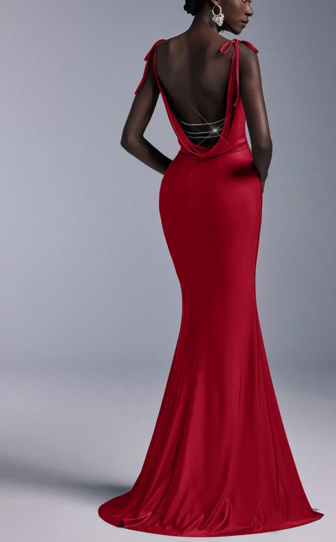 Elegantes Brautjungfernkleid mit Spaghettiträgern und rückenfreiem Design