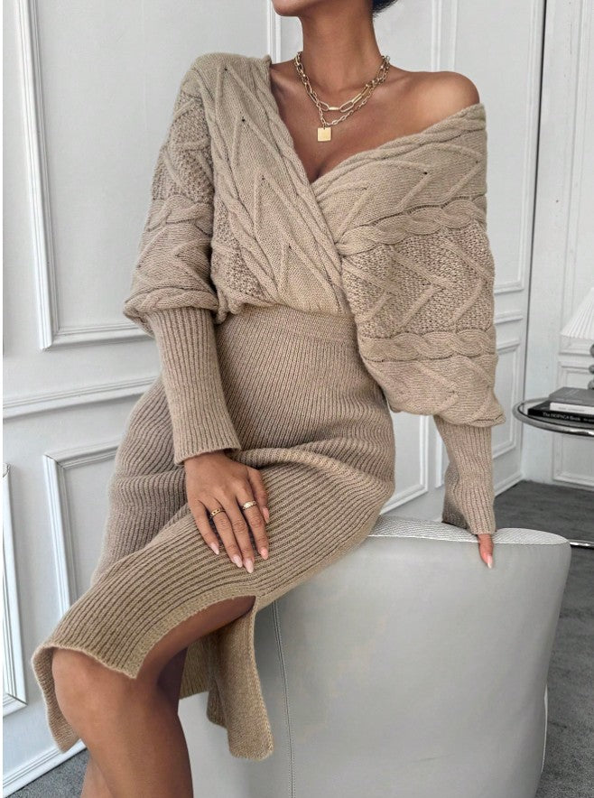 Pulloverkleid mit V-Ausschnitt, Fledermausärmeln