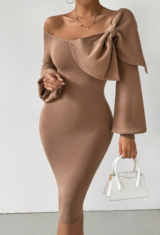 Braunes Strickkleid mit Schleife