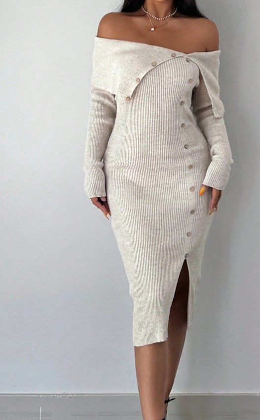 Pulloverkleid mit Falten, schulterfrei Knopf vorne, Schlitz