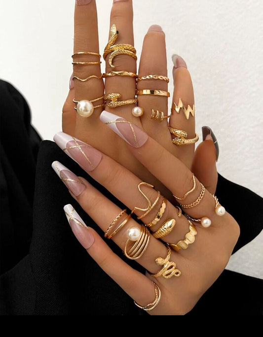 23 Stück Ringe